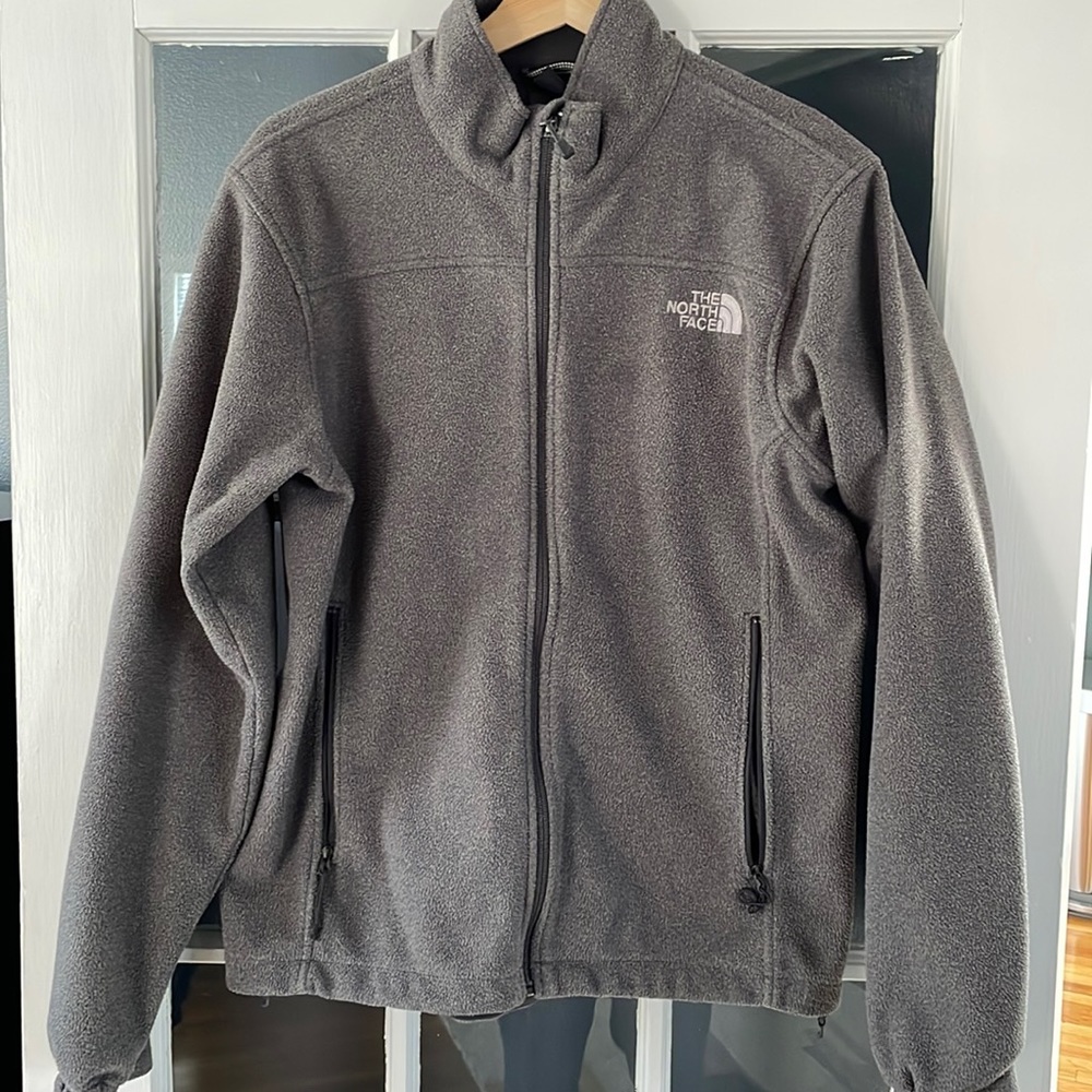Mens North Face fleece jacket, size small.